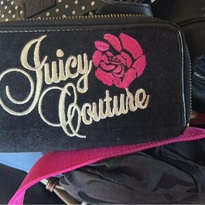 Gorgeous Vintage Y2k JUICY COUTURE Wallet Popular hard to find!!